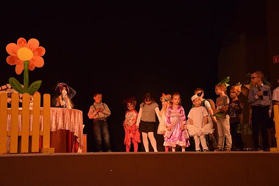 Grafika 18: Przegląd teatrzyków dziecięcych. 10.06.2016.