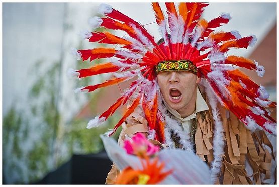 Grafika 5: "Nadchodzi Pipi" - plenerowy spektakl teatralny