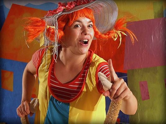 Grafika 6: "Nadchodzi Pipi" - plenerowy spektakl teatralny